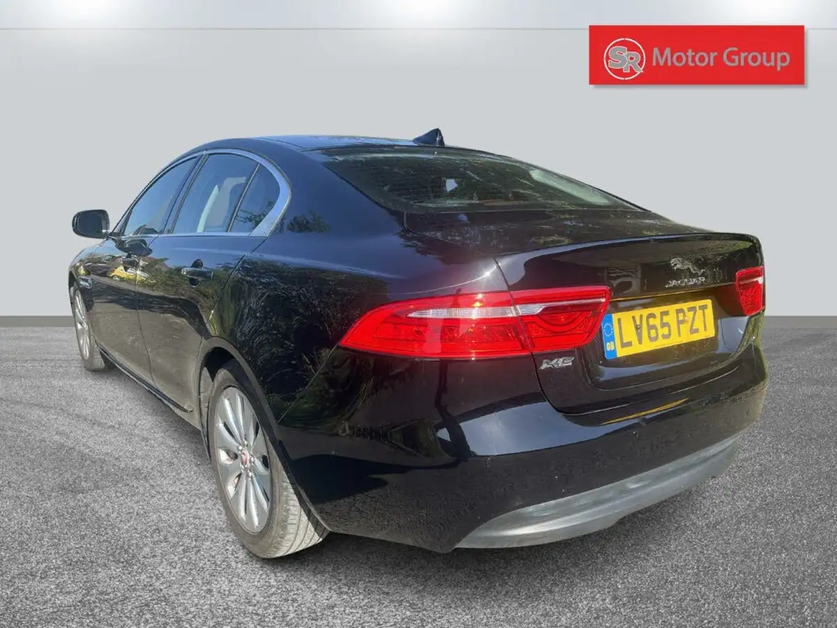 2015-jaguar-xe-20td-prestige-163ps-big-3