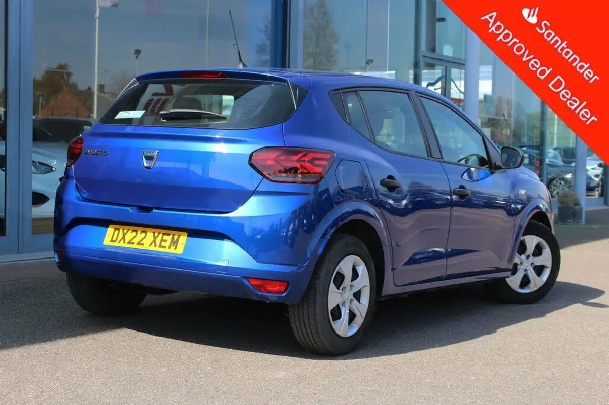 2022-dacia-sandero-10-sce-essential-big-2