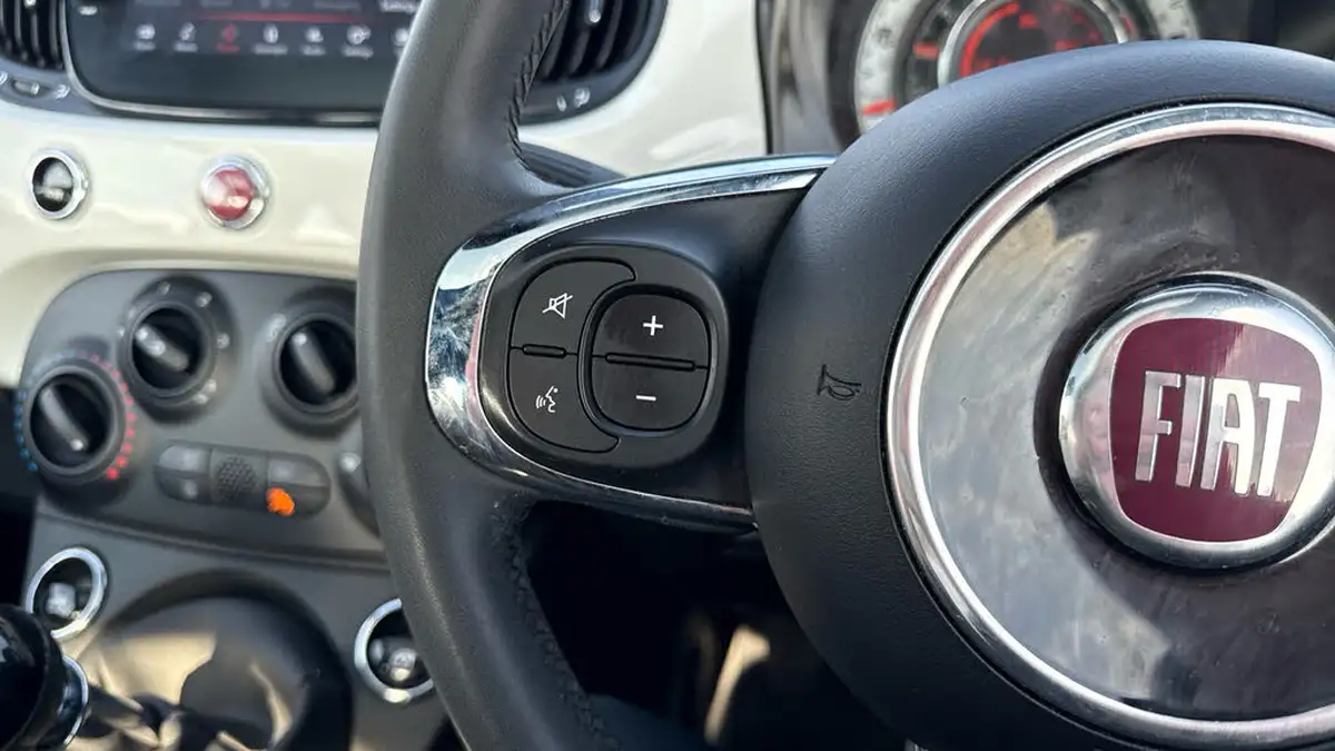 2022-fiat-500-10-dolcevita-big-22