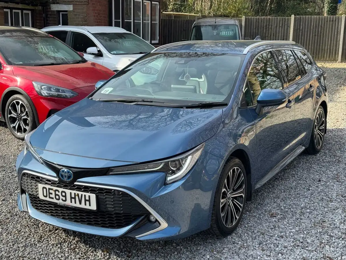 2020-toyota-corolla-20-vvt-i-excel-spare-wheel-touring-sports-big-2