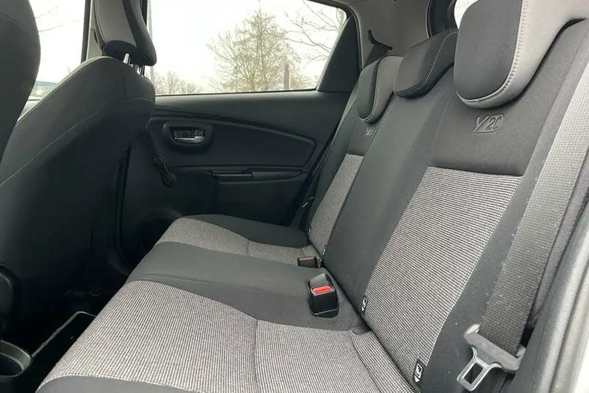 2020-toyota-yaris-15-vvt-i-y20-111bhp-1496cc-big-19