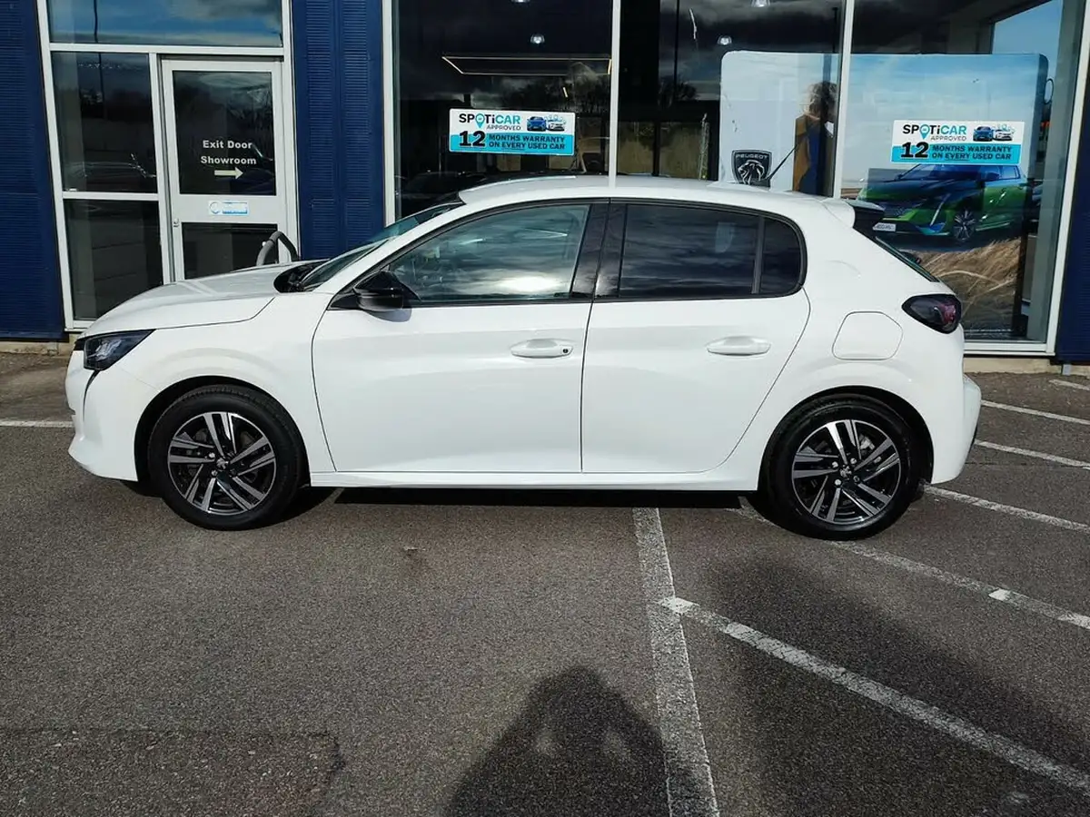 2022-peugeot-208-12-puretech-allure-premium-100bhp-big-8