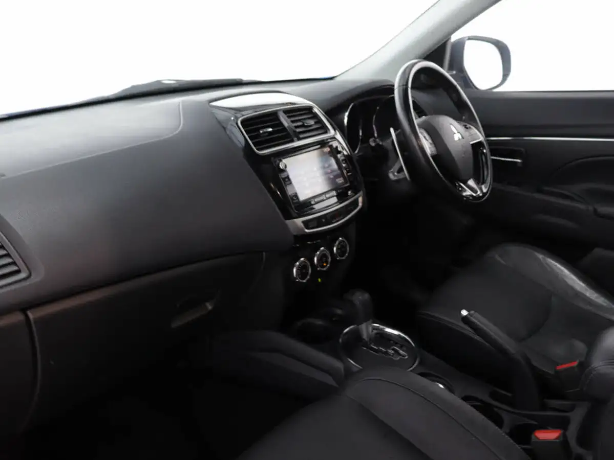 2017-mitsubishi-asx-22di-d-4-big-32