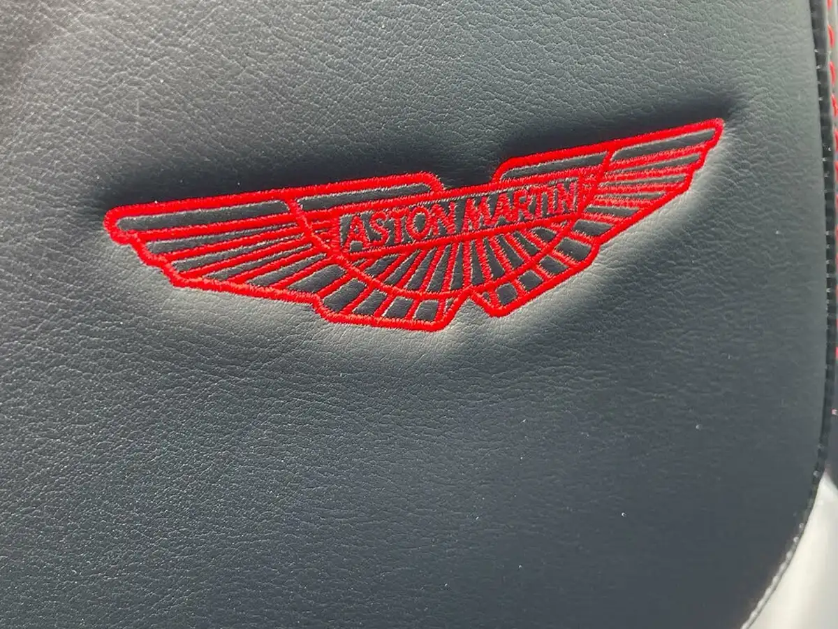 2019-aston-martin-db11-40-v8-big-22