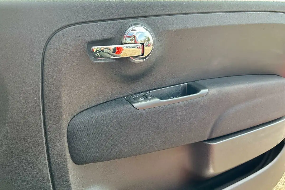 2019-fiat-500-12-lounge-ss-big-26