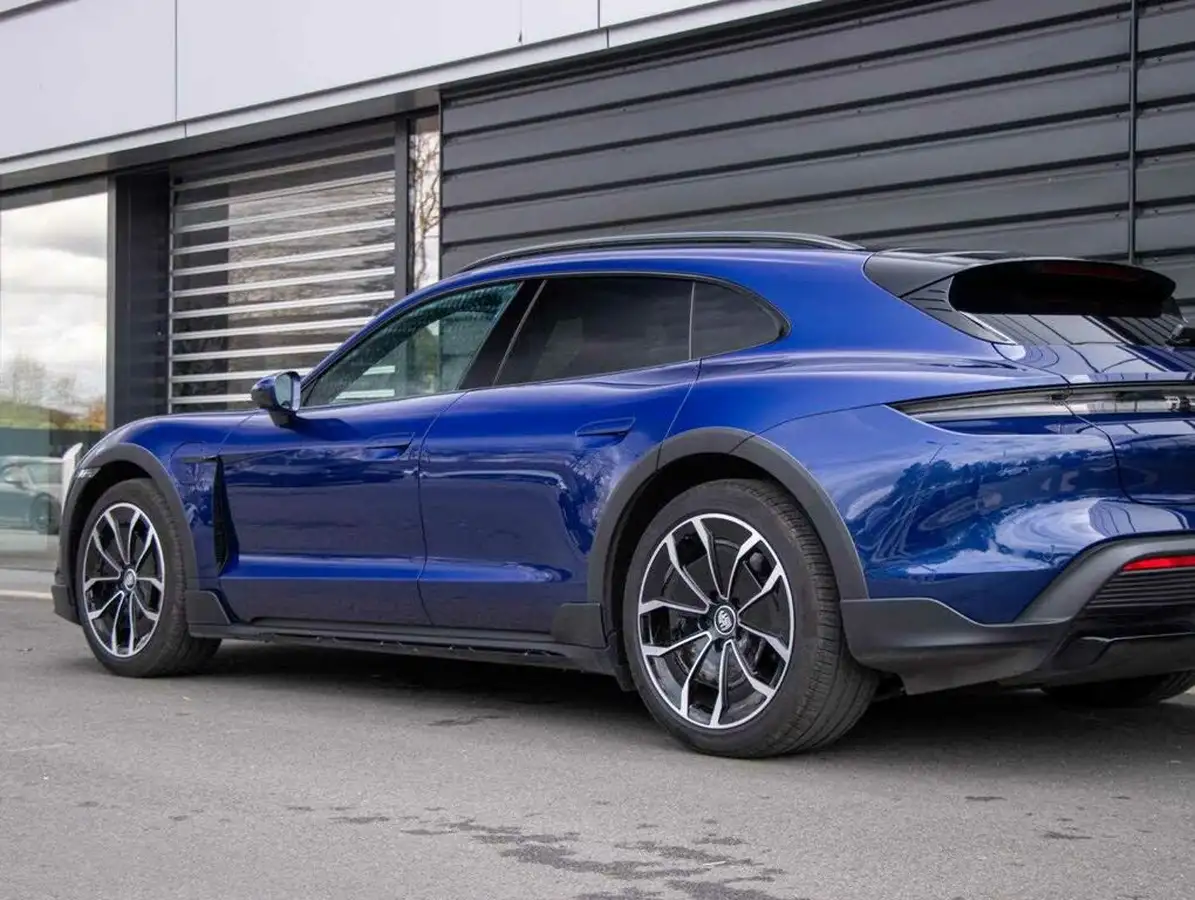 2023-porsche-taycan-e-4-cross-turismo-big-20