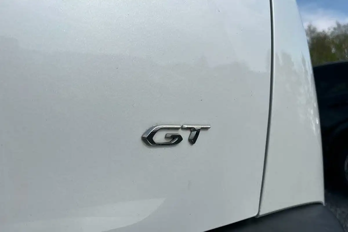 2021-peugeot-2008-suv-15-bluehdi-gt-big-37