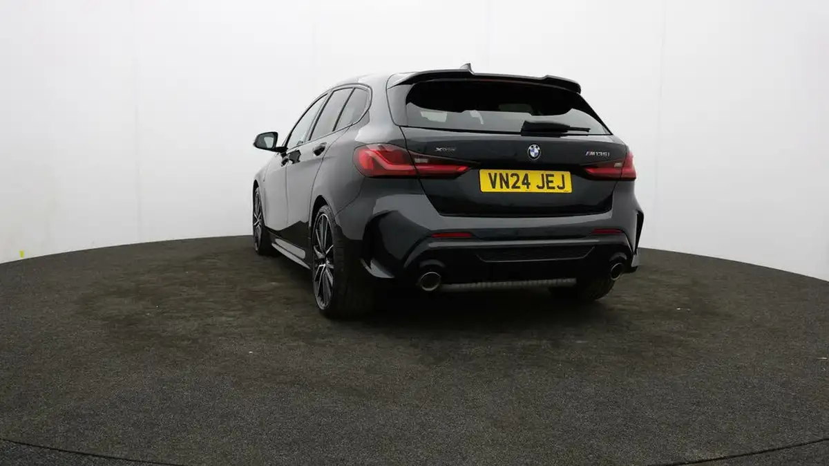 2024-bmw-1-series-20-m135i-xdrive-big-23