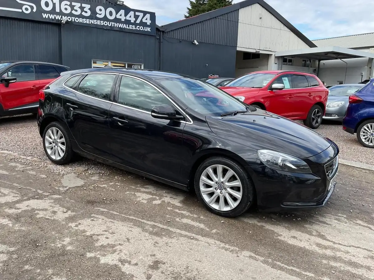 2014-volvo-v40-16td-d2-se-lux-big-46