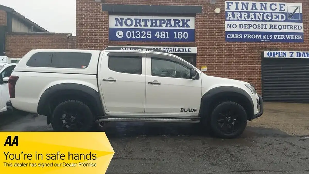 2017-isuzu-d-max-19td-blade-big-10