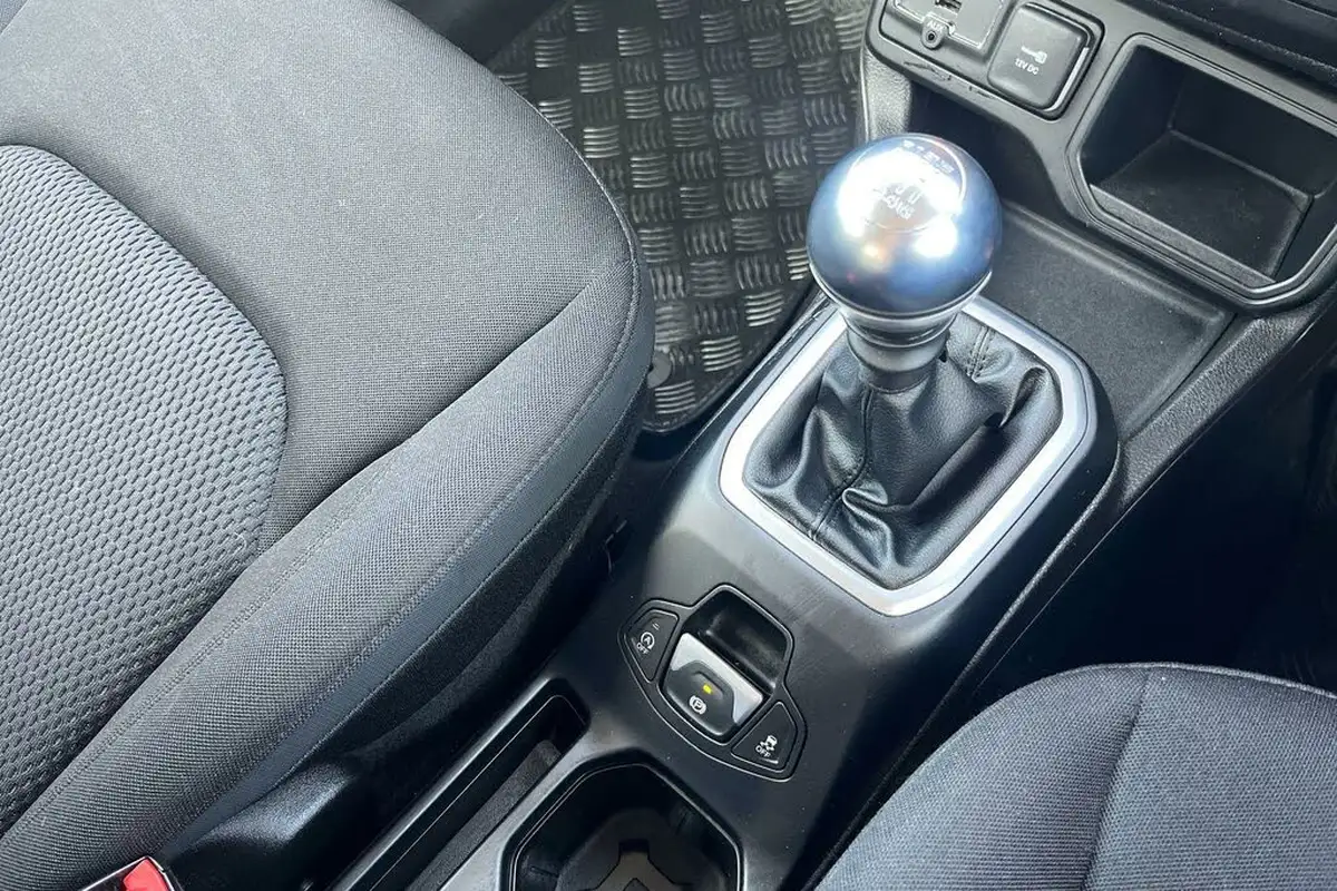 2021-jeep-renegade-10-gse-night-eagle-big-8