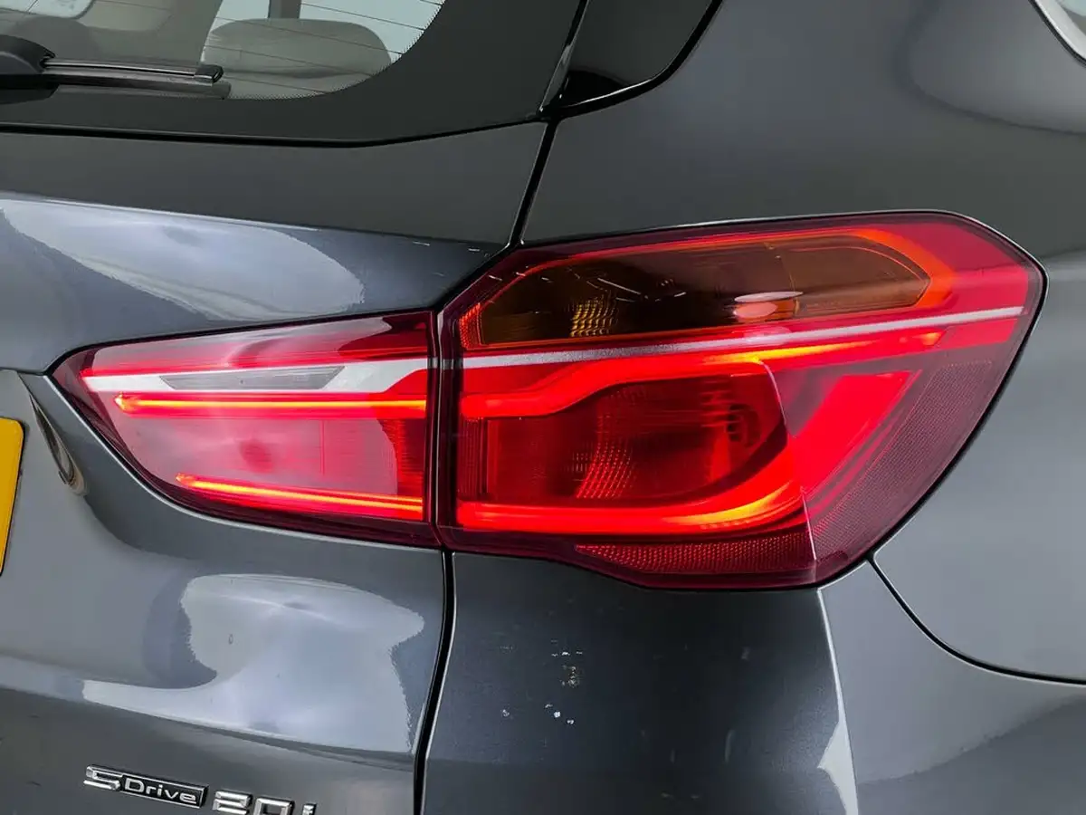2018-bmw-x1-20-sdrive-20i-xline-ss-big-7