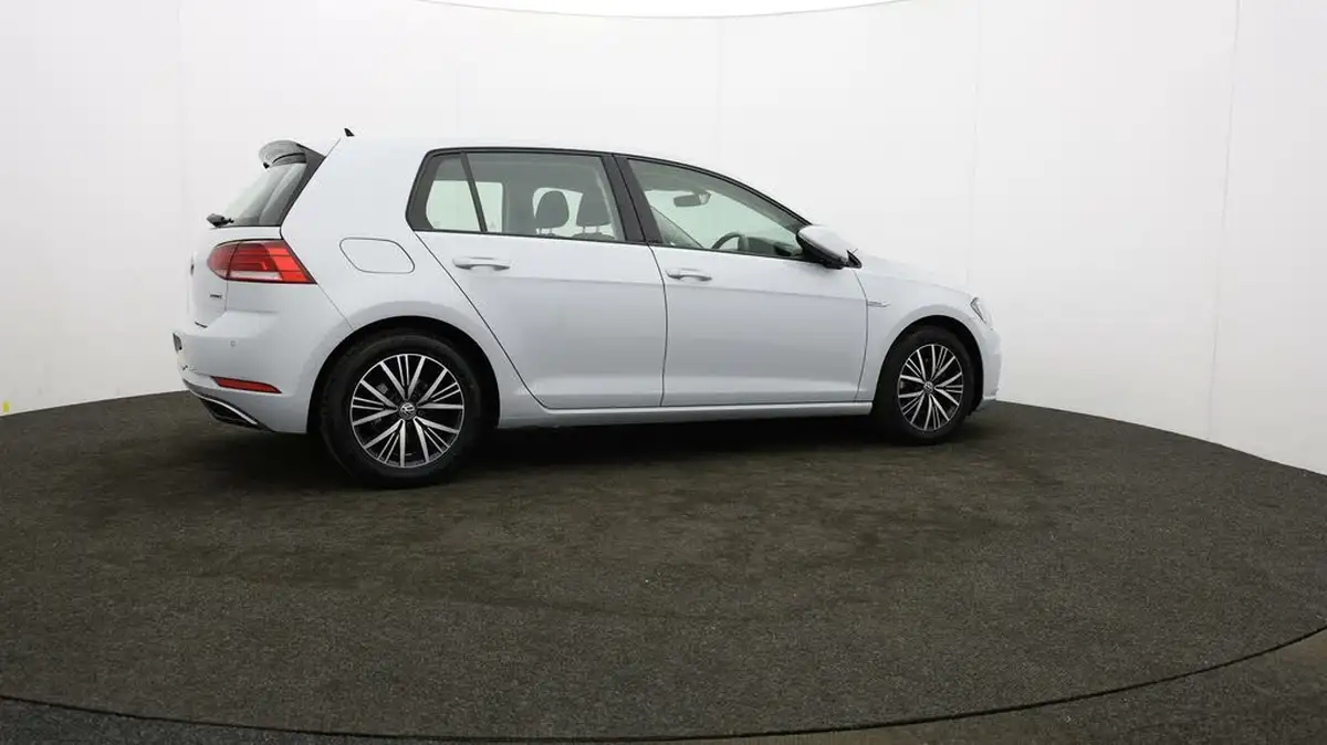 2019-volkswagen-golf-15-tsi-se-130ps-ss-hatchback-5d-big-27