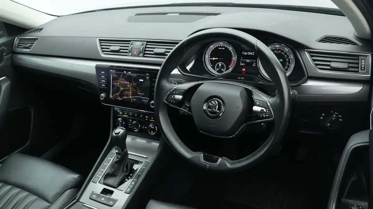 2021-skoda-superb-20tdi-se-l-150ps-estate-dsg-big-9