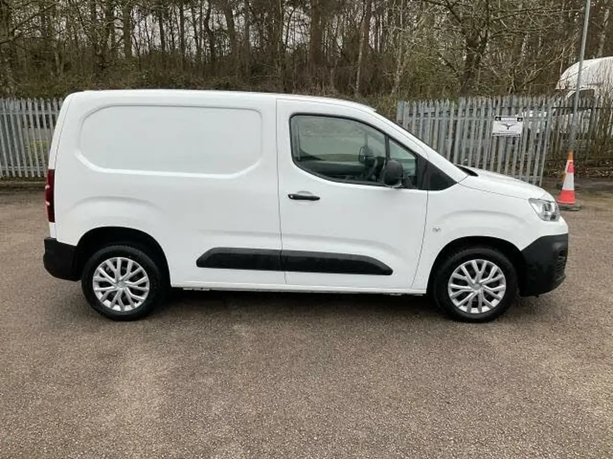 2020-citroen-berlingo-15bluehdi-1000-enterprise-100pseu6dt-e-ss-panel-big-11
