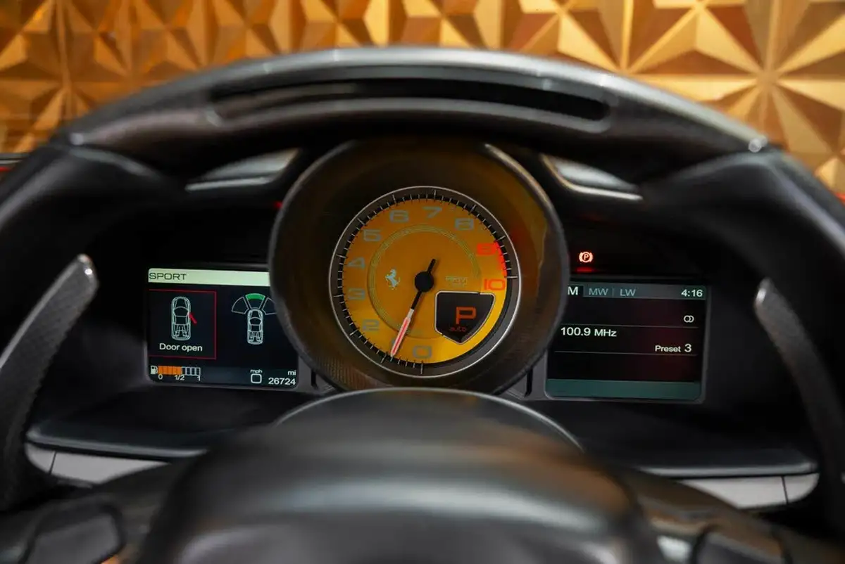 2012-ferrari-458-45-spider-big-10