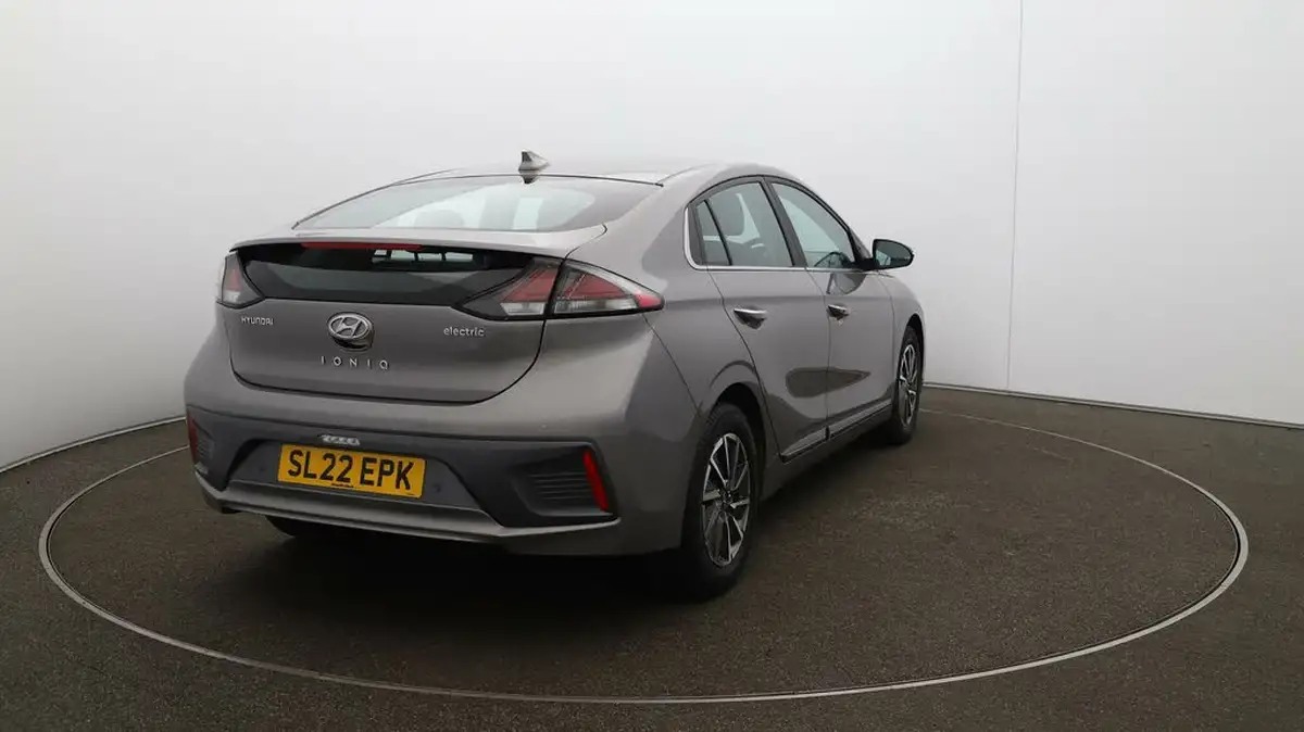 2022-hyundai-ioniq-e-premium-electric-big-46