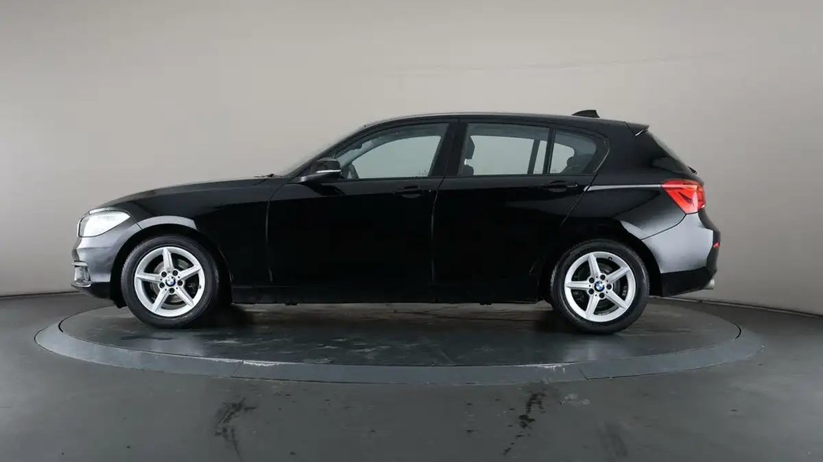 2018-bmw-1-series-15-118i-se-5d-big-4