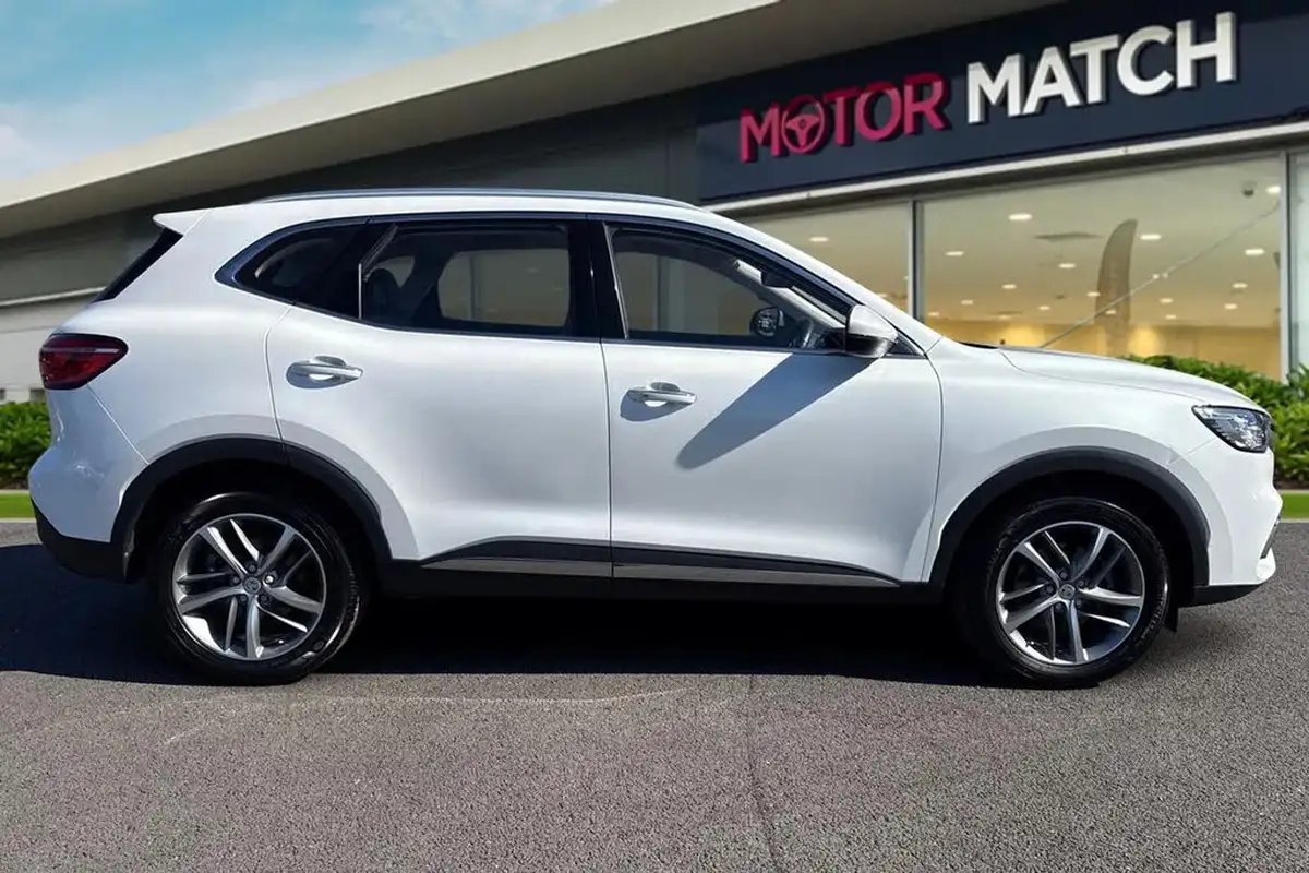 2022-mg-hs-15t-gdi-exclusive-162ps-big-2