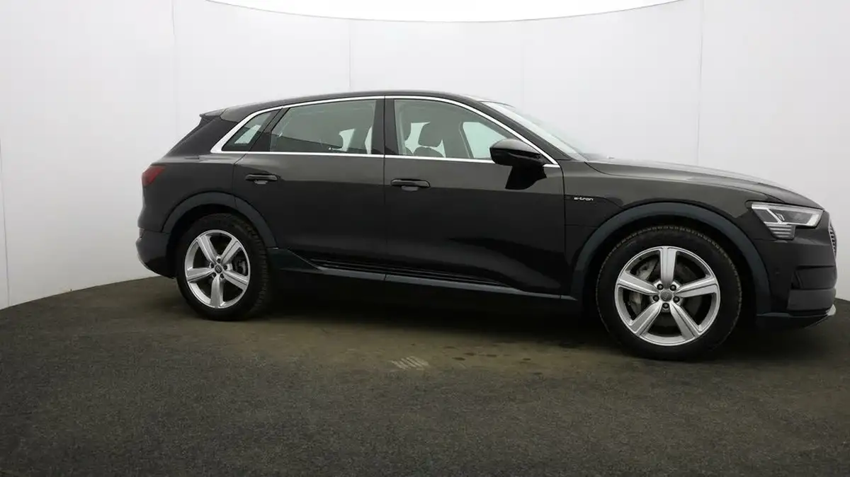 2021-audi-e-tron-50e-technik-station-wagon-big-43