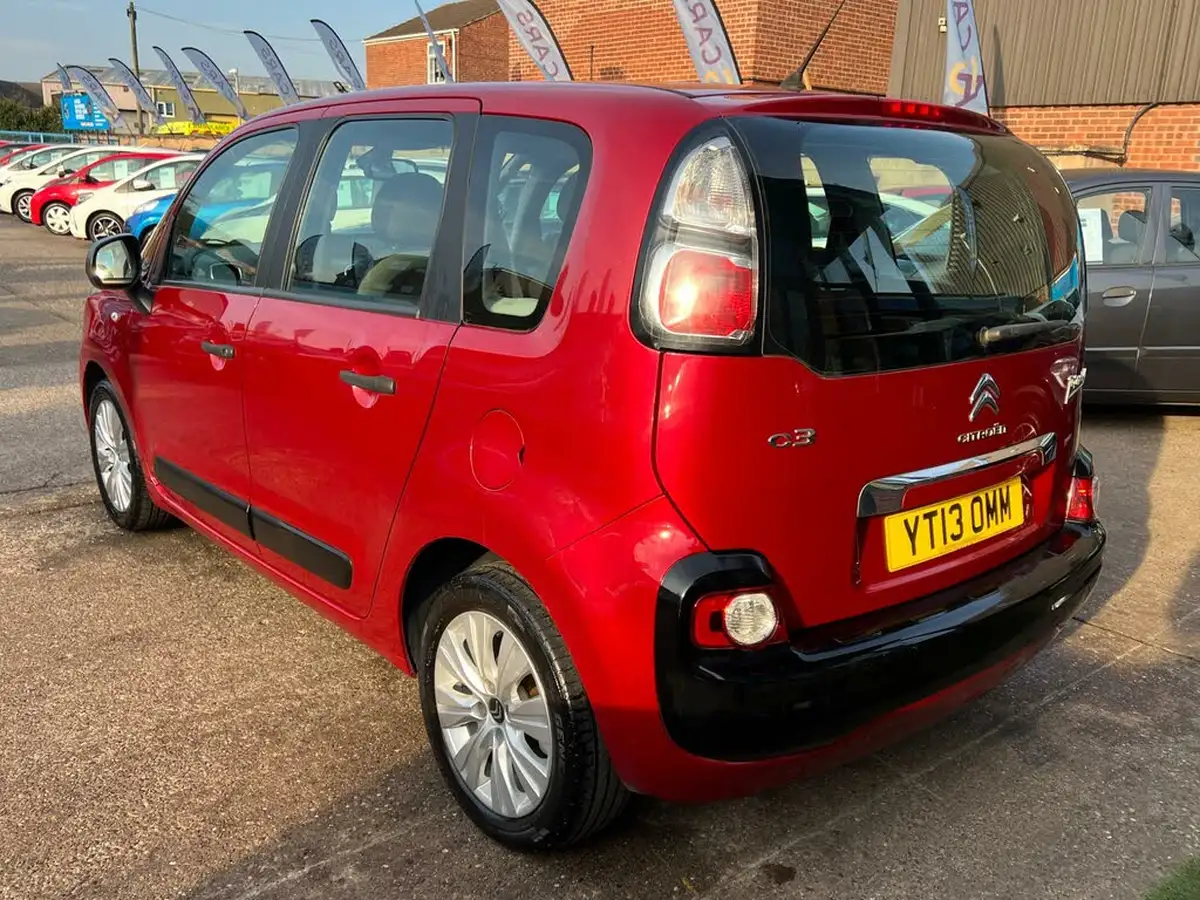 2013-citroen-c3-picasso-16-vtr-big-14