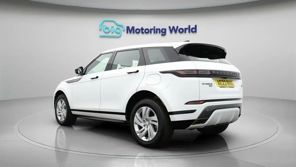 2023-land-rover-range-rover-evoque-15-p300e-r-dynamic-s-big-4