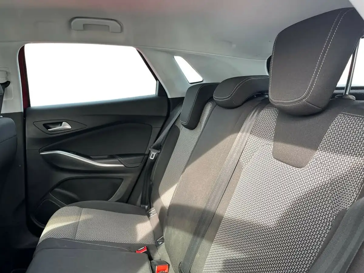 2018-vauxhall-grandland-x-12-se-132ps-auto-big-8