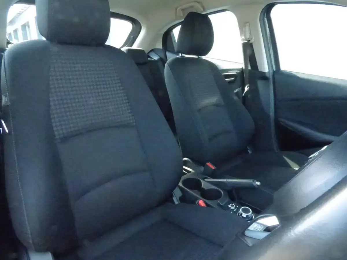 2018-mazda-mazda2-15-se-l-nav-big-8