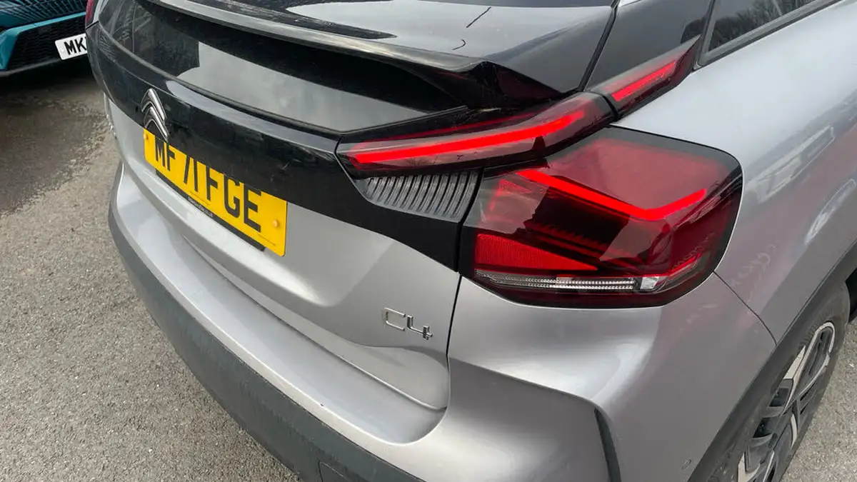 2021-citroen-c4-12-puretech-shine-130ps-big-38