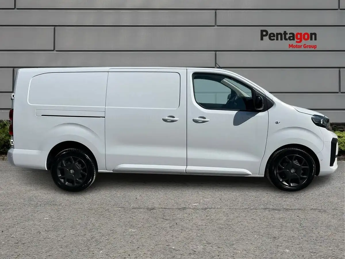 2024-vauxhall-vivaro-20td-xl-pro-big-10