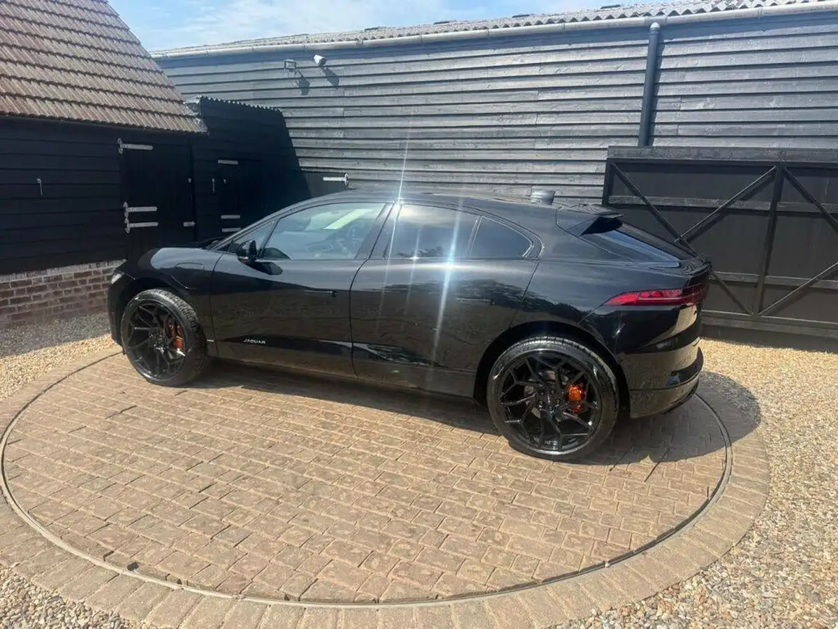 2021-jaguar-i-pace-ev400-hse-big-26