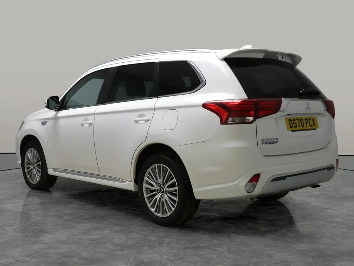 2021-mitsubishi-outlander-24-dynamic-phev-big-11