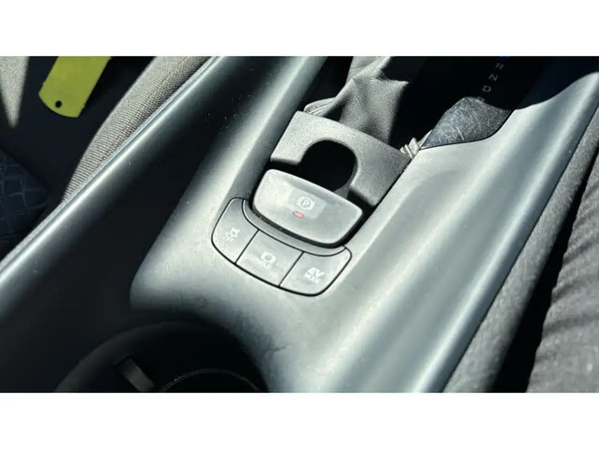 2022-toyota-c-hr-18-vvt-i-icon-big-30