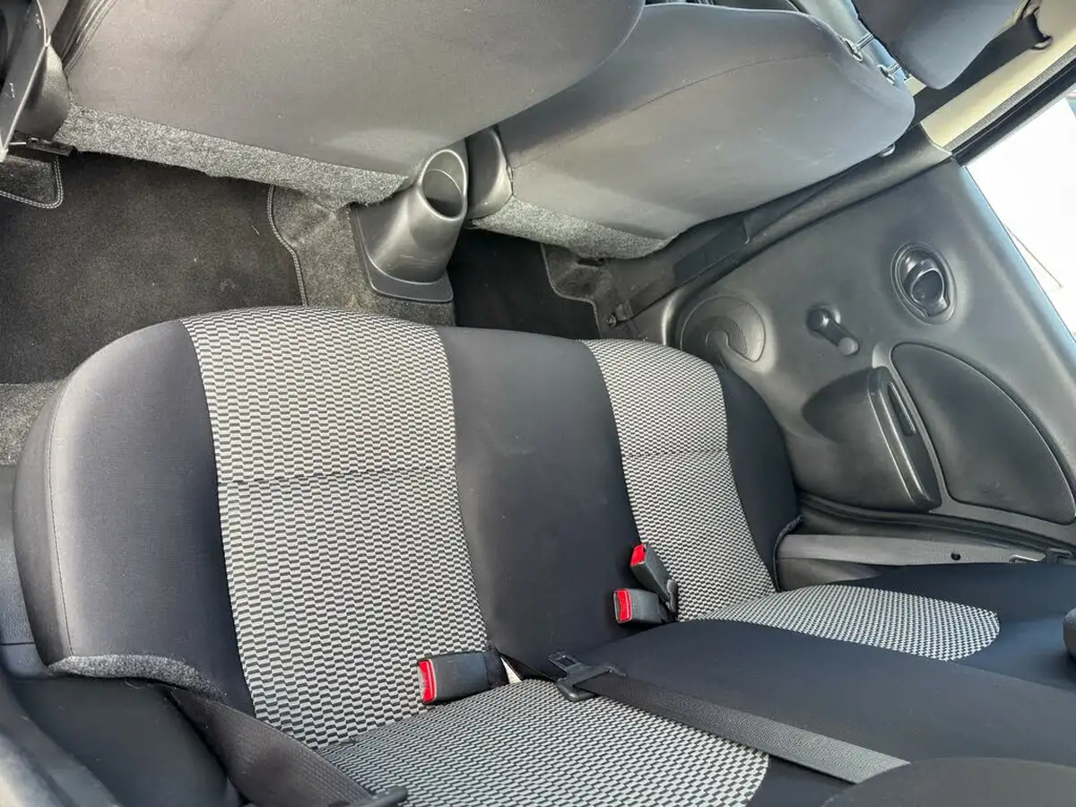 2016-nissan-micra-12-vibe-big-36