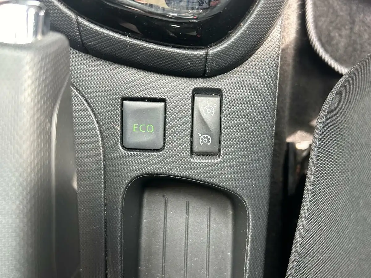 2015-renault-clio-15dci-dynamique-s-medianav-edc-auto-big-15