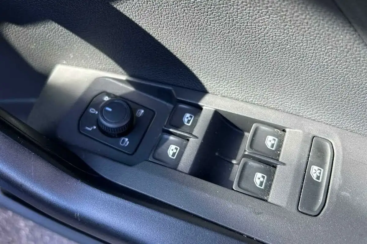 2021-volkswagen-t-cross-10-tsi-se-110ps-dsg-big-21