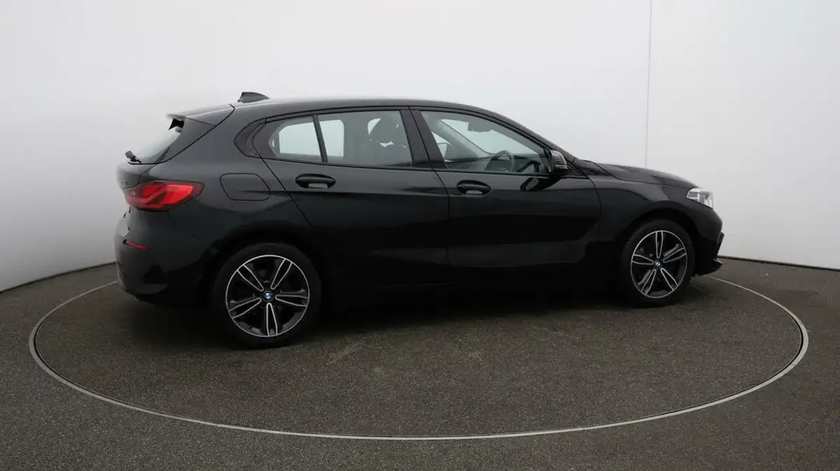 2022-bmw-1-series-15td-116d-sport-dct-big-43