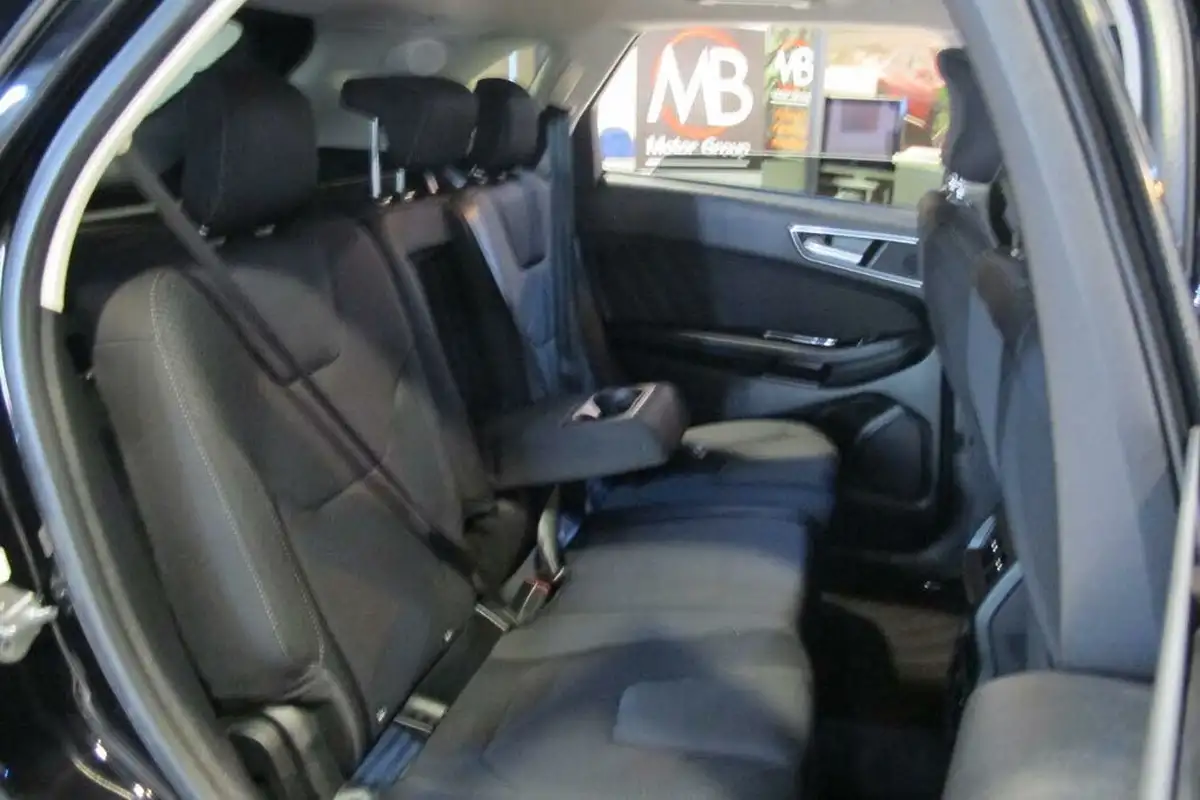 2017-ford-edge-20tdci-sport-210ps-lux-pack-powershift-big-35