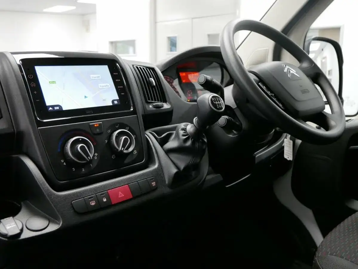 2023-citroen-relay-22bluehdi-35-l3h2-enterprise-edition-panel-big-10