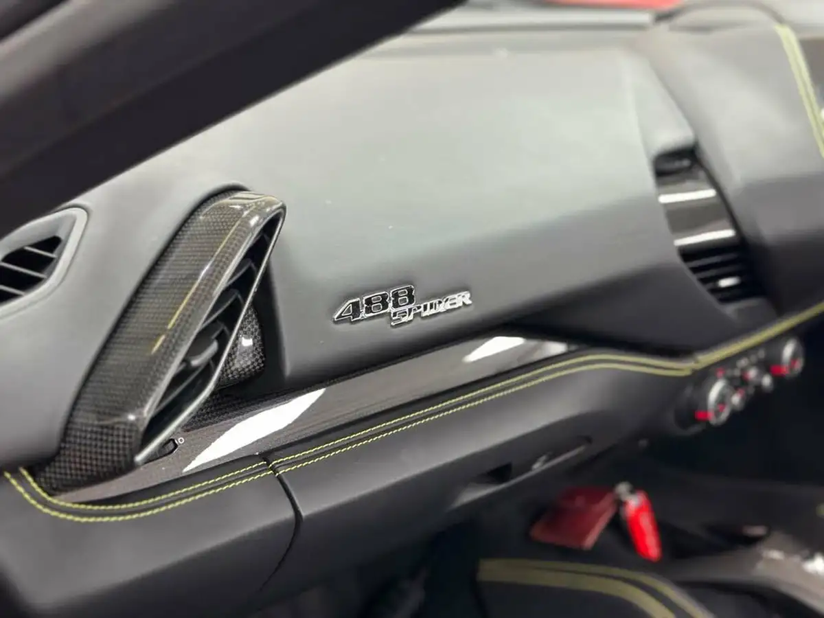 2018-ferrari-488-39-488-spider-big-51