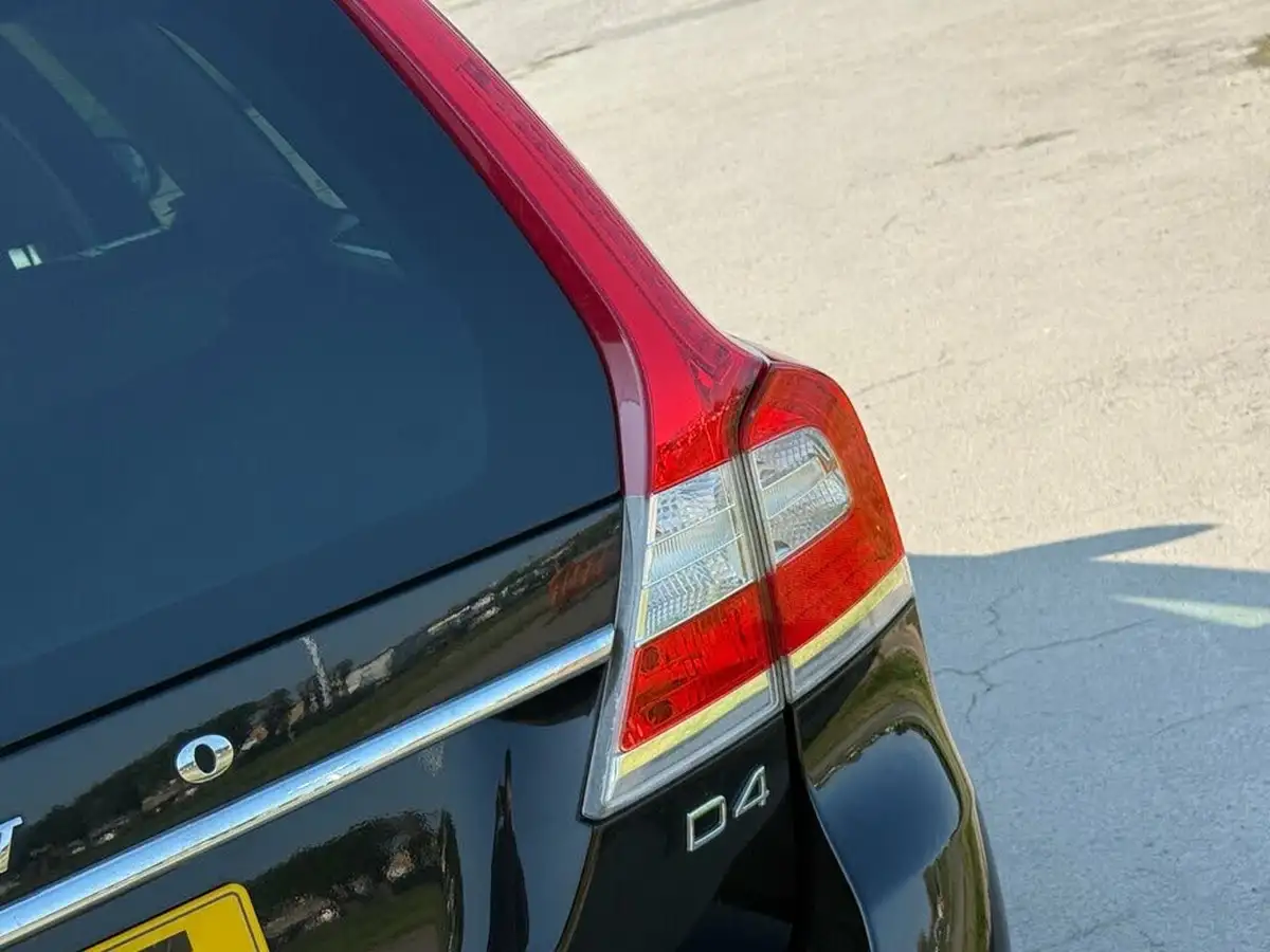 2015-volvo-v70-20td-d4-se-geartronic-big-16