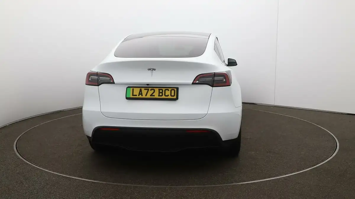 2022-tesla-model-y-e-rwd-big-48