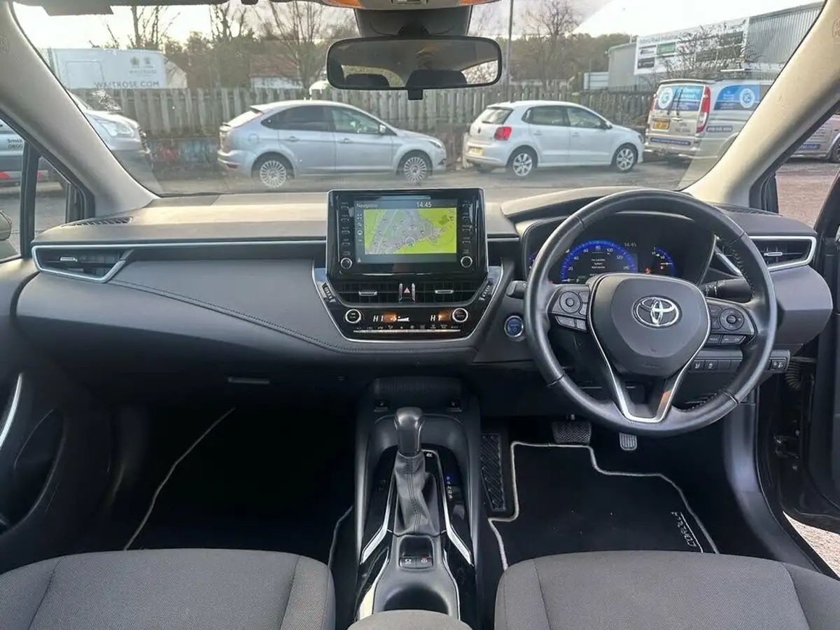 2020-toyota-corolla-18-vvt-i-icon-tech-saloon-4d-big-42