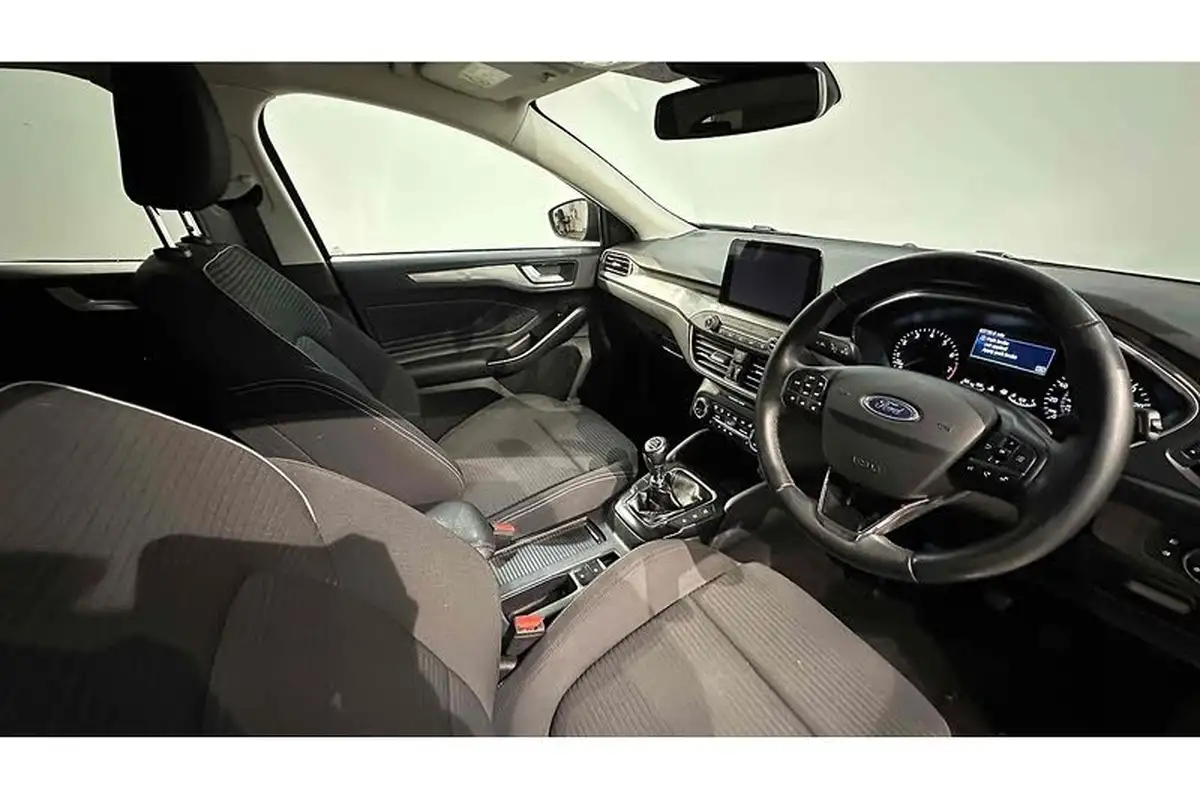2019-ford-focus-10t-titanium-ss-hatchback-big-21