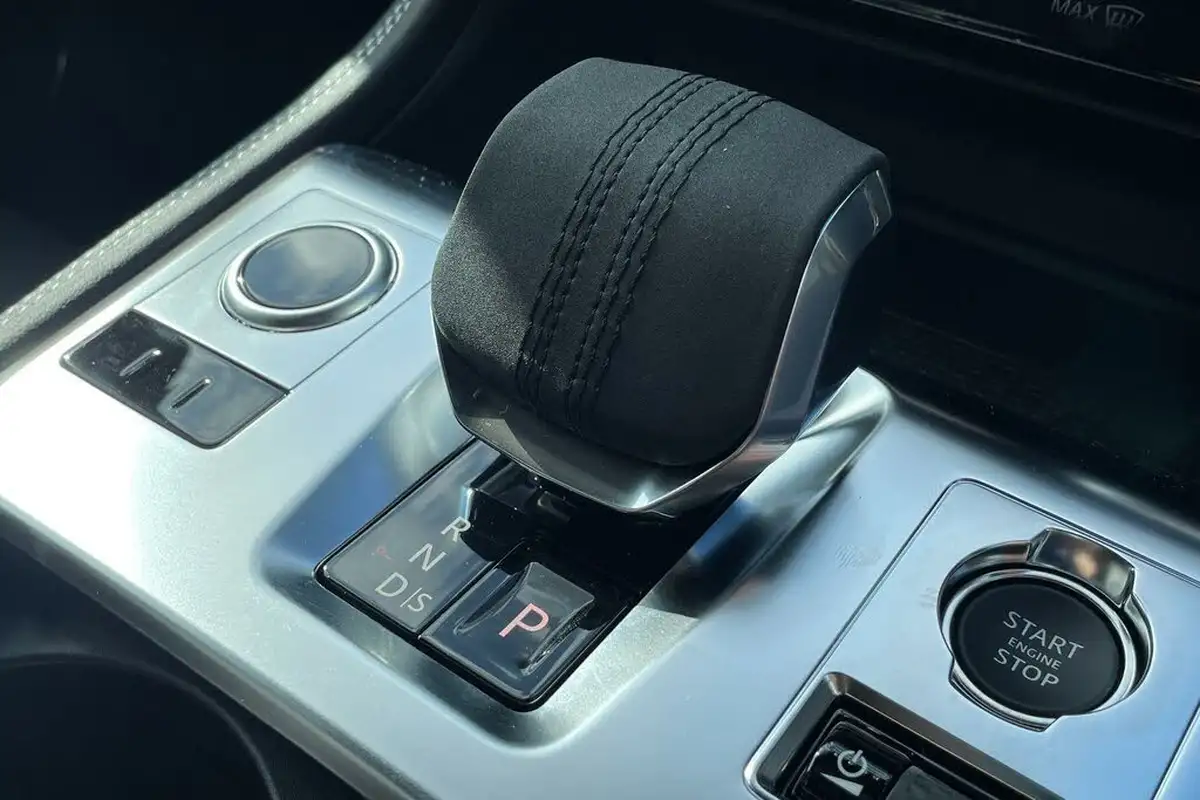 2024-jaguar-f-pace-20-d200-r-dynamic-hse-black-big-19