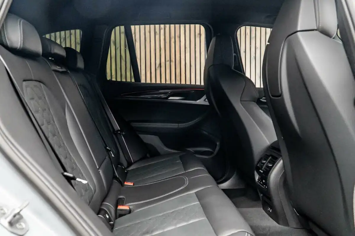 2022-bmw-x3-30-m-competition-big-43