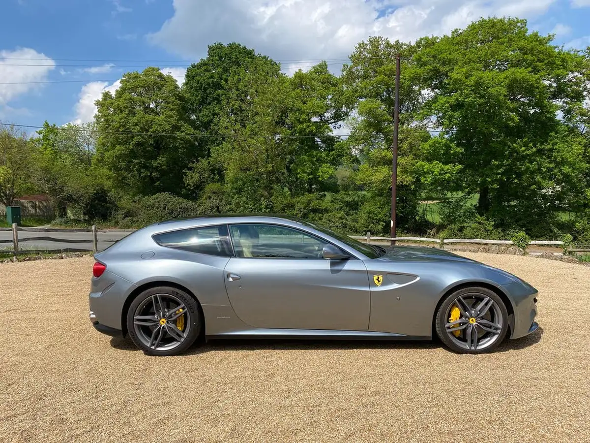 2014-ferrari-ff-63-big-7
