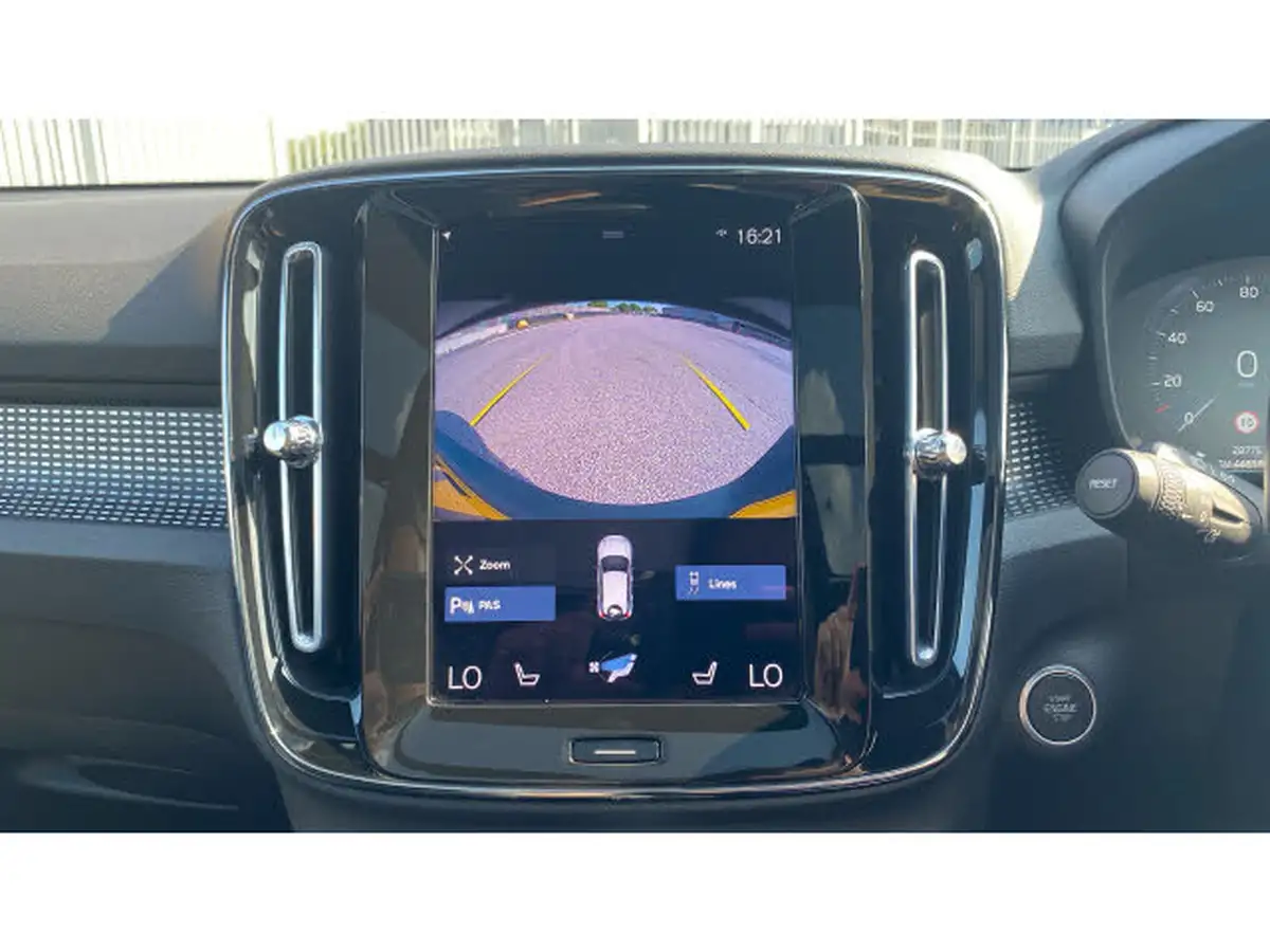 2022-volvo-xc40-15-t3-r-design-auto-big-30