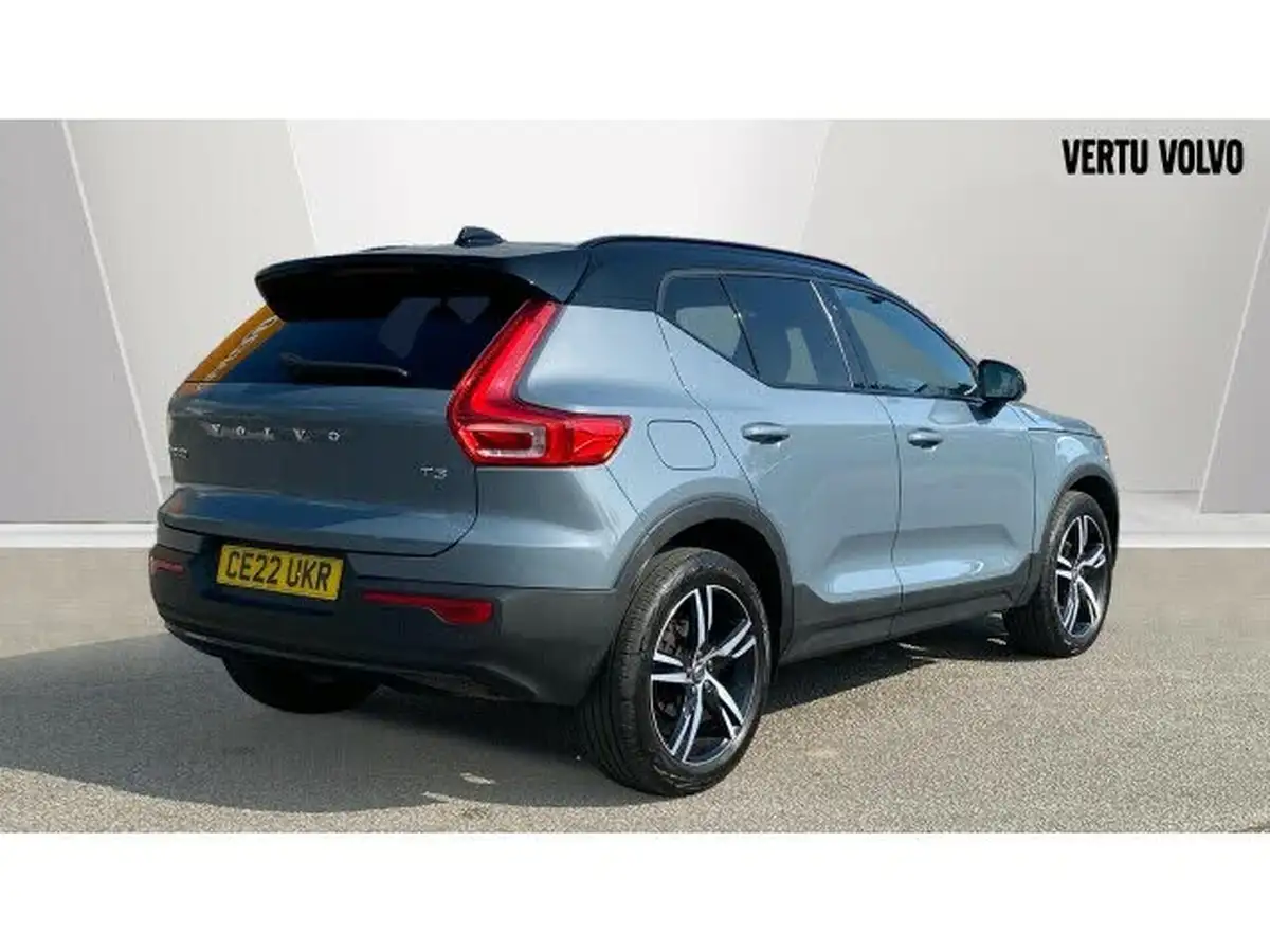 2022-volvo-xc40-15-t3-r-design-auto-big-6