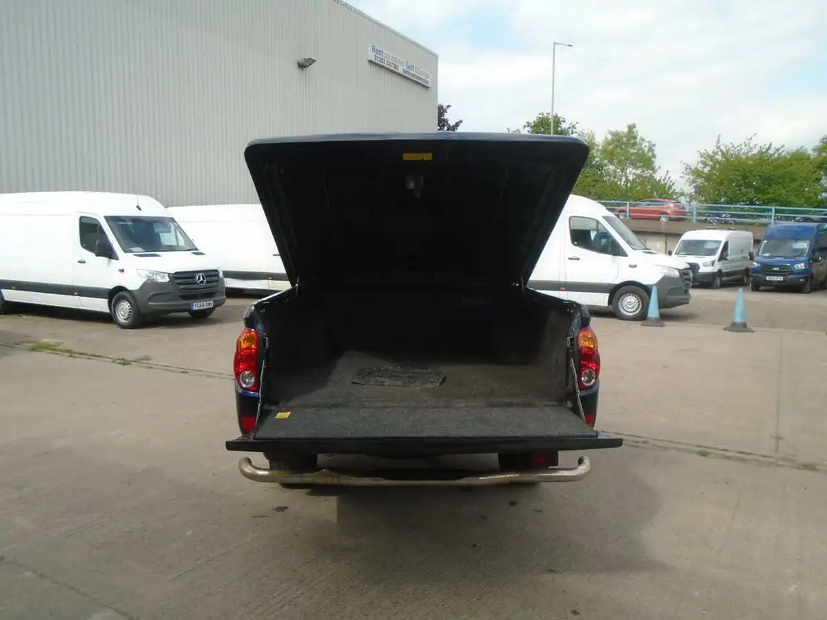 2010-mitsubishi-l200-25td-barbarian-auto-big-6